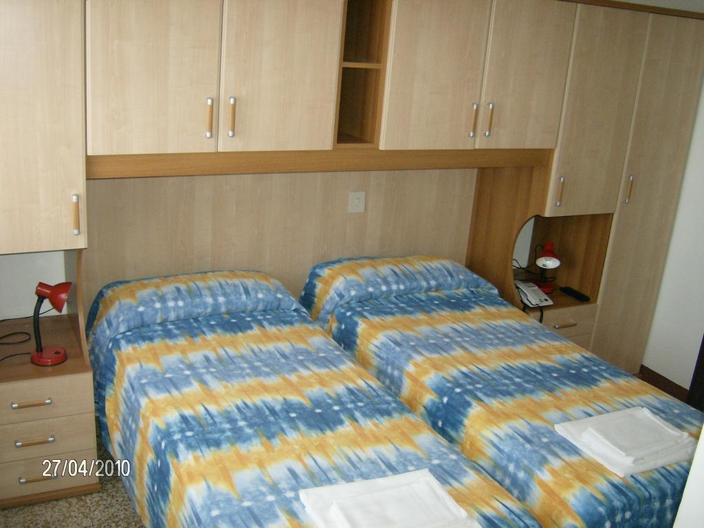 Hotel Britannia Lido di Jesolo Bagian luar foto