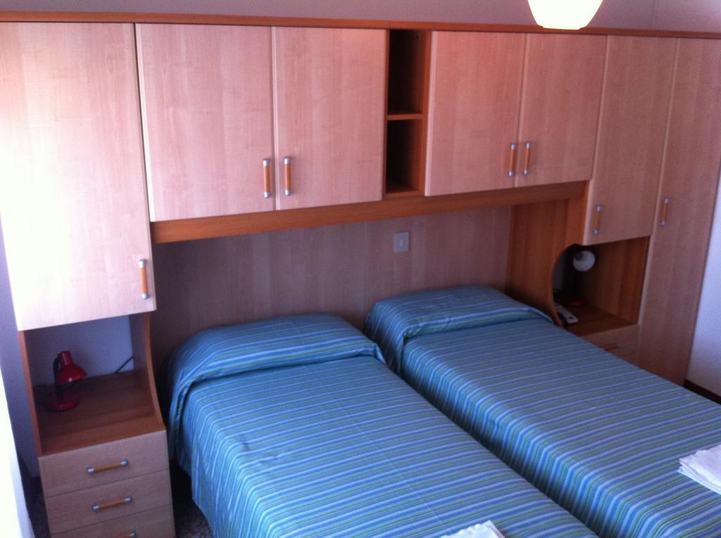 Hotel Britannia Lido di Jesolo Bagian luar foto