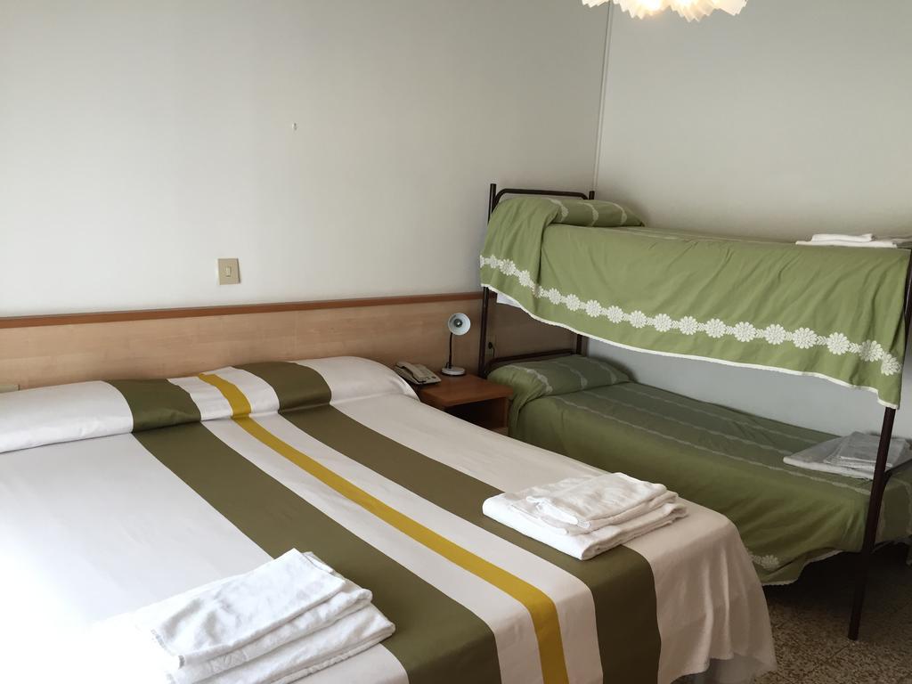 Hotel Britannia Lido di Jesolo Bagian luar foto