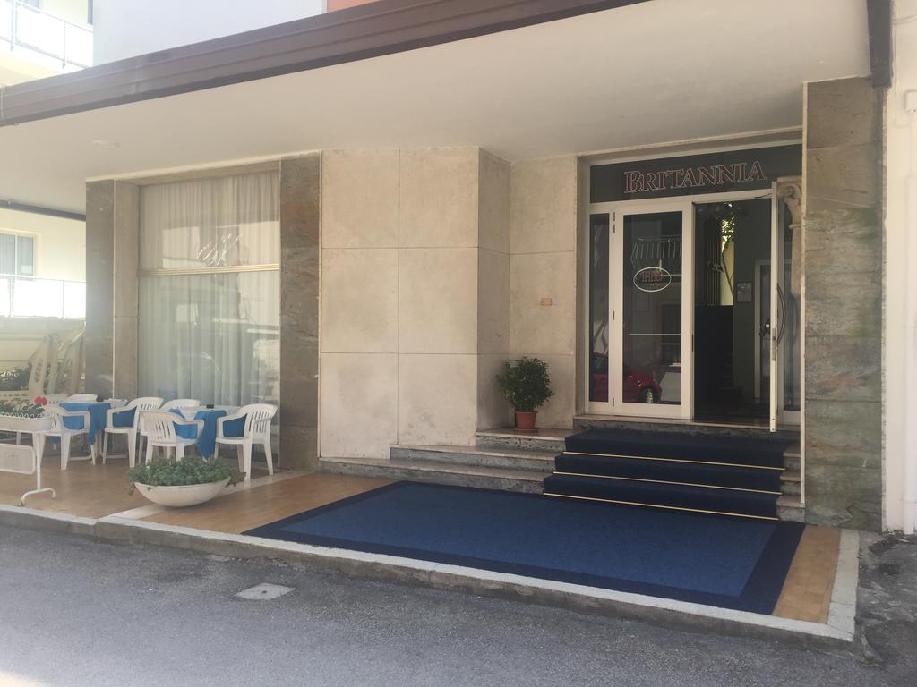 Hotel Britannia Lido di Jesolo Bagian luar foto